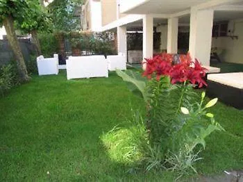 Ile De France Hotel