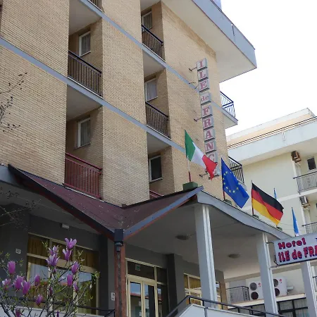 Ile De France Hotel