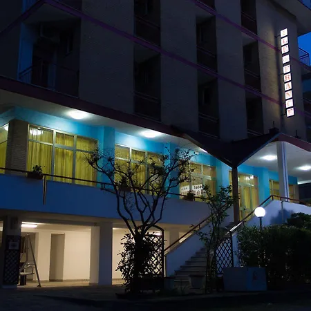 Hotel Ile De France Cesenatico