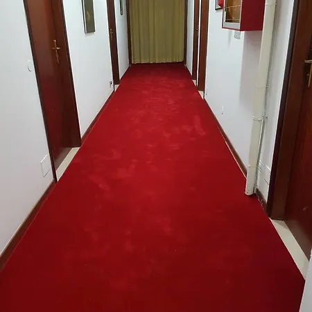 Ile De France Hotel 3*